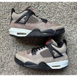 Nike Air Jordan 4 Taupe Haze Size 6 Youth (Size 7.5 Women's)